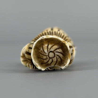 Ivory Dutch figure netsuke