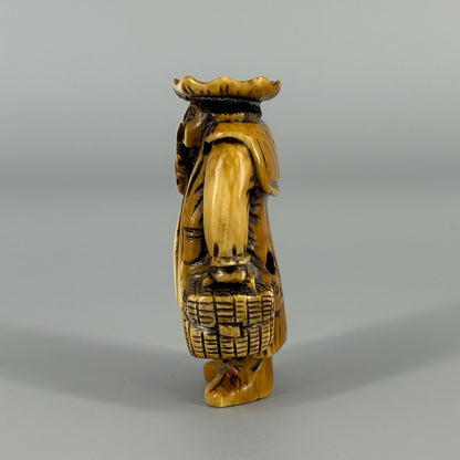 Ivory Dutch figure netsuke