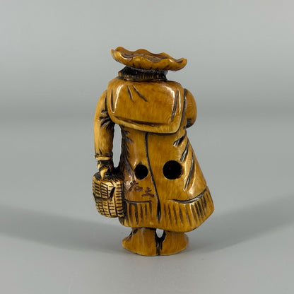 Ivory Dutch figure netsuke