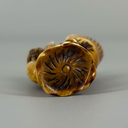 Ivory Dutch figure netsuke