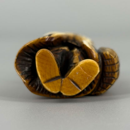 Ivory Dutch figure netsuke