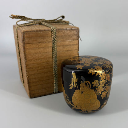 Makie lacquered natsume type tea caddy "Courtly carriage with autumn leaves"