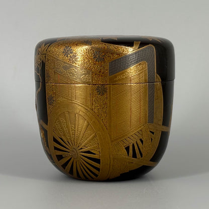 Makie lacquered natsume type tea caddy "Courtly carriage with autumn leaves"