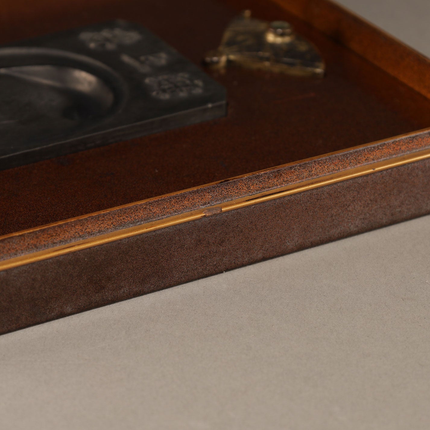 Silver pear skin Maki-e writing box designed with snowball play