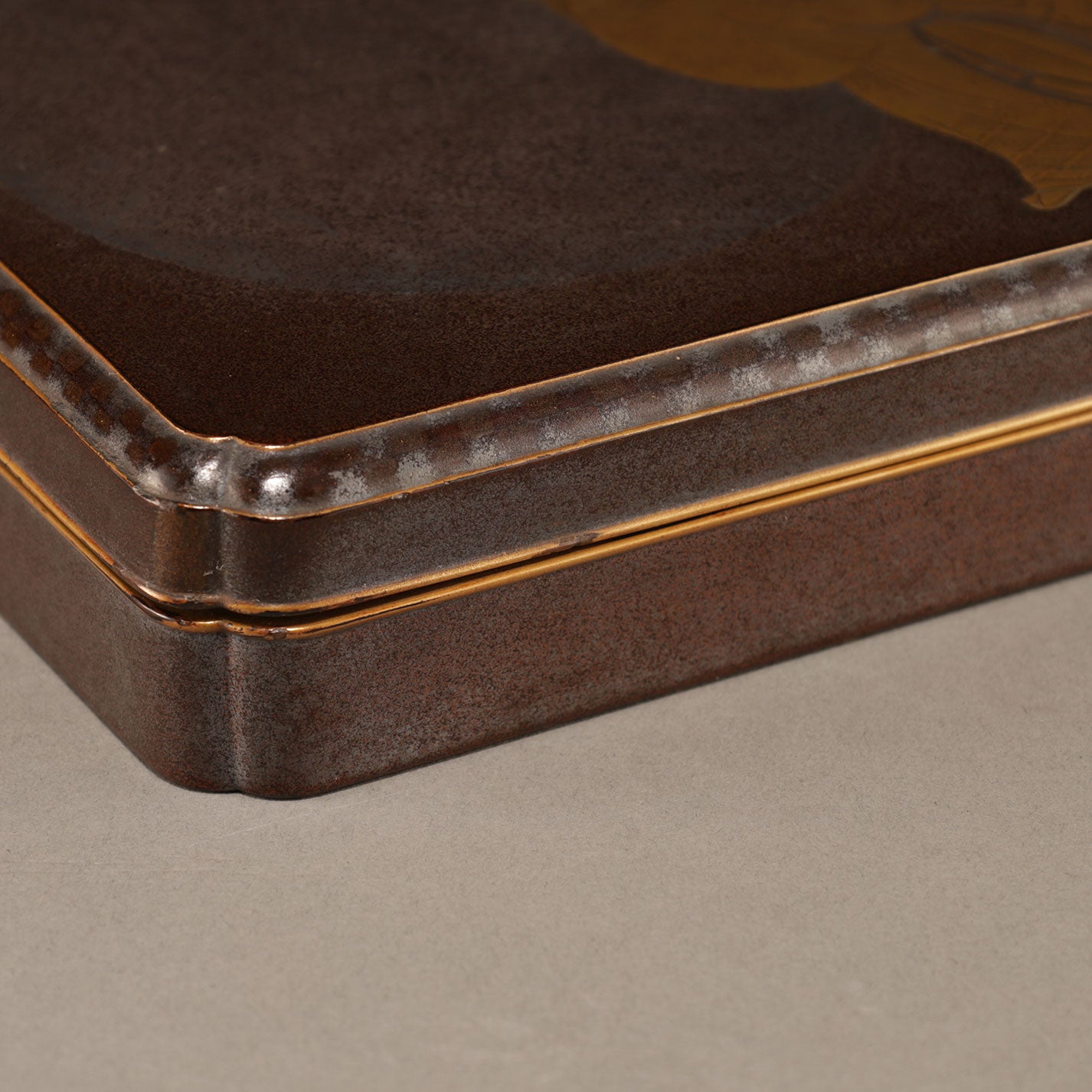 Silver pear skin Maki-e writing box designed with snowball play