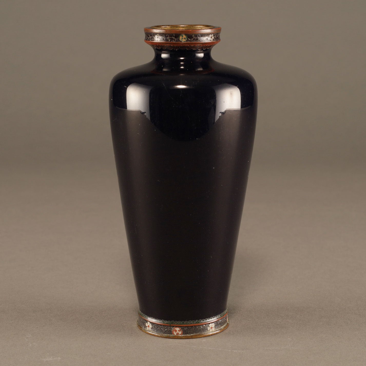 Cloisonne flower vase with bird and flower pattern