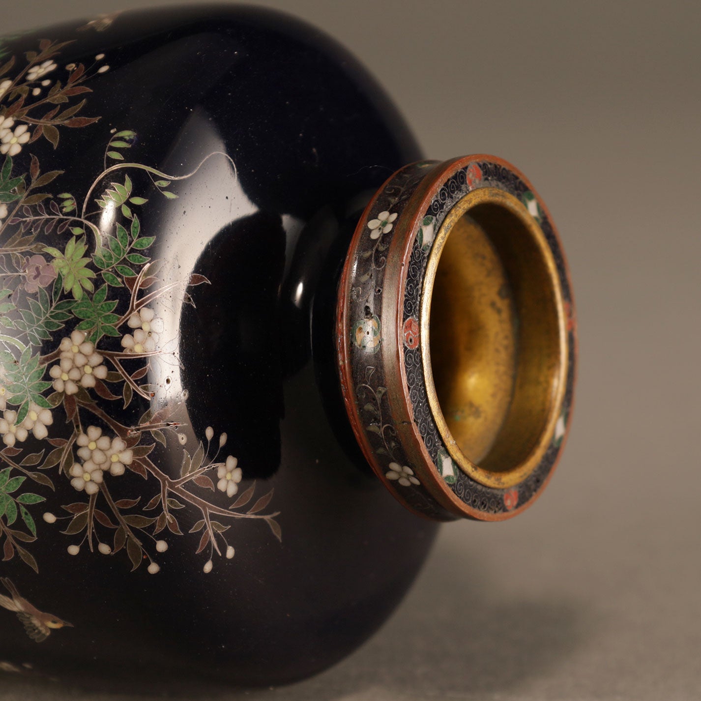 Cloisonne flower vase with bird and flower pattern