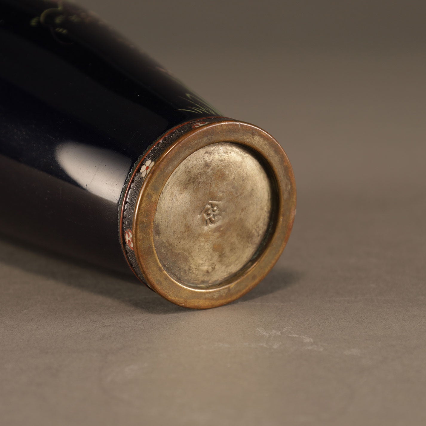 Cloisonne flower vase with bird and flower pattern