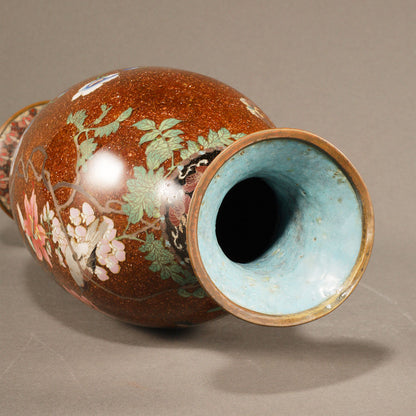 七宝草花文花瓶