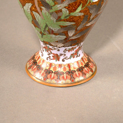 七宝草花文花瓶