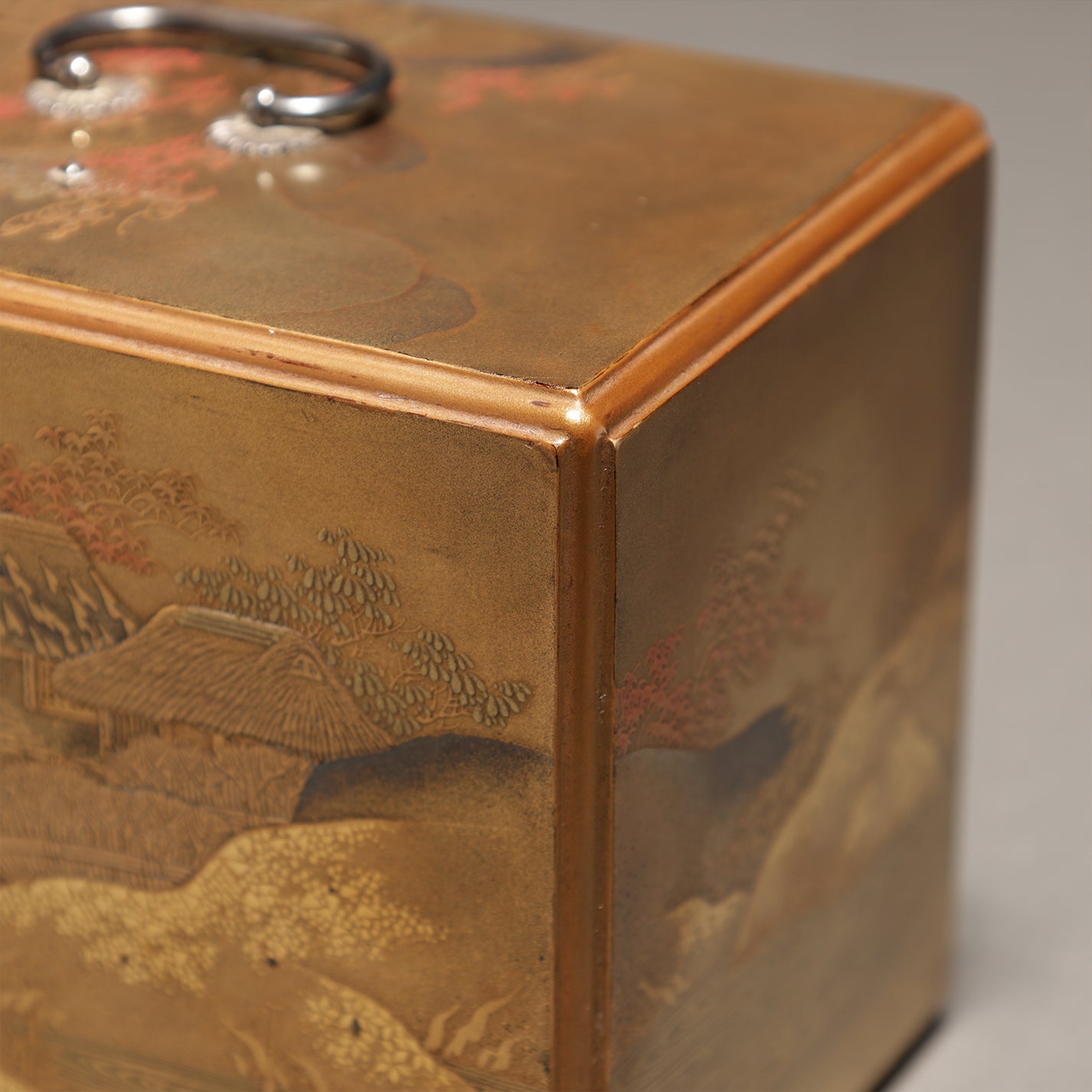Landscape Maki-e Small Cabinet