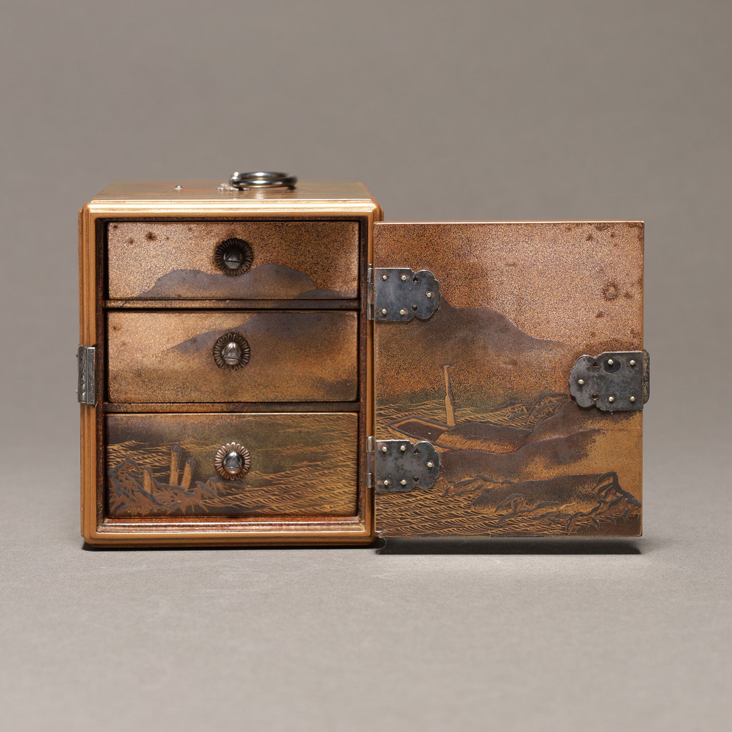 Landscape Maki-e Small Cabinet