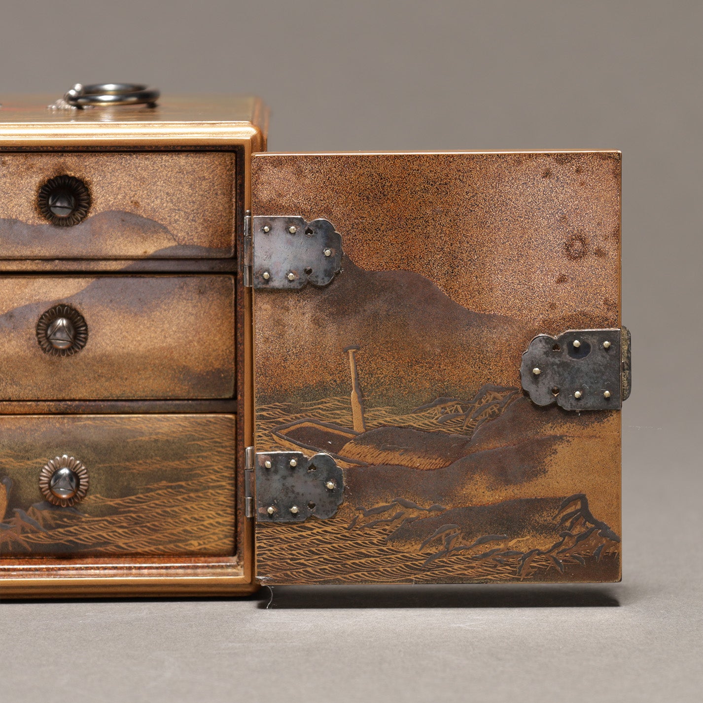 Landscape Maki-e Small Cabinet