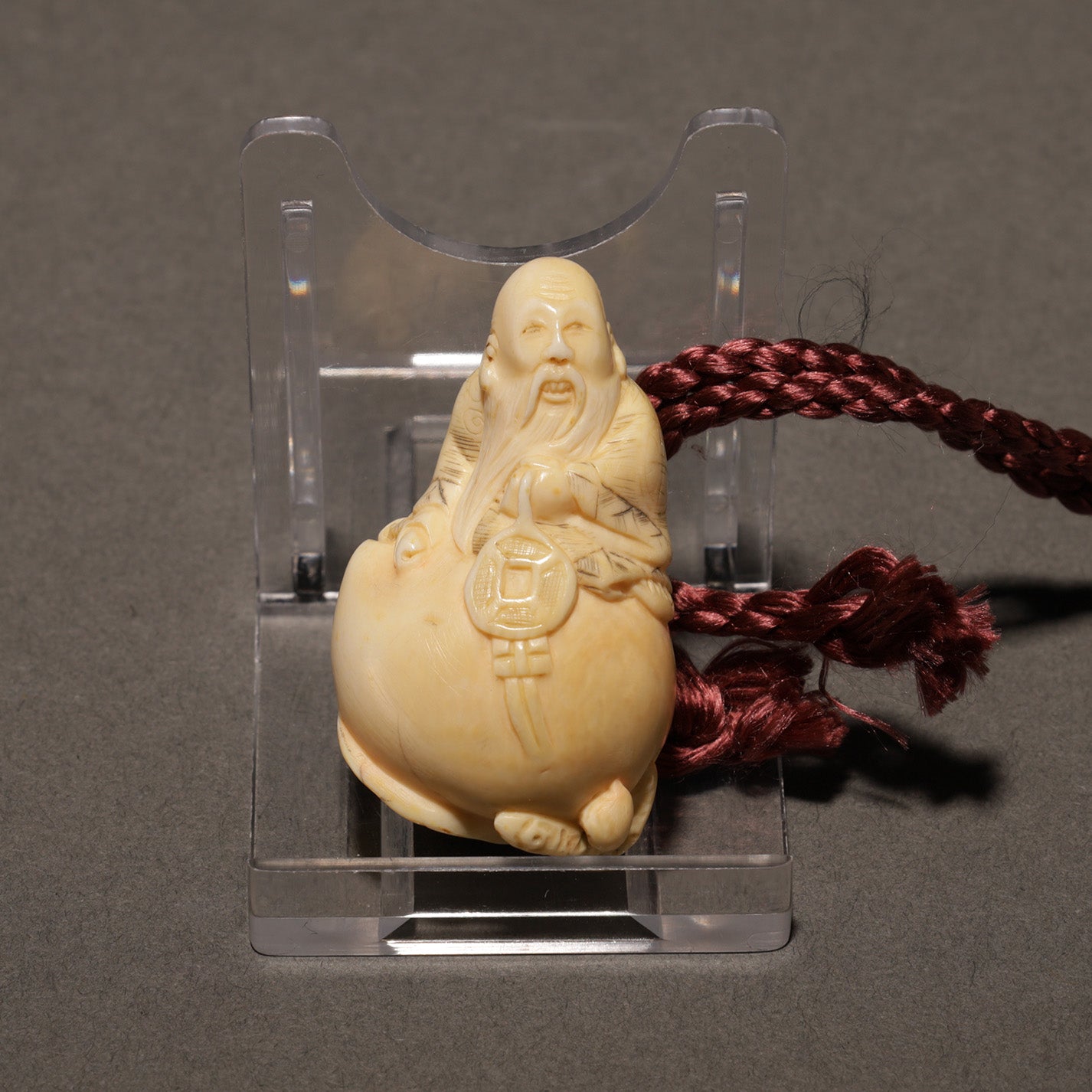 Puppy Maki-e Inrō (with Ivory Sennin Netsuke)