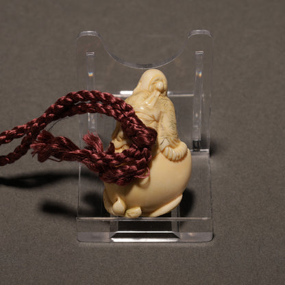 Puppy Maki-e Inrō (with Ivory Sennin Netsuke)