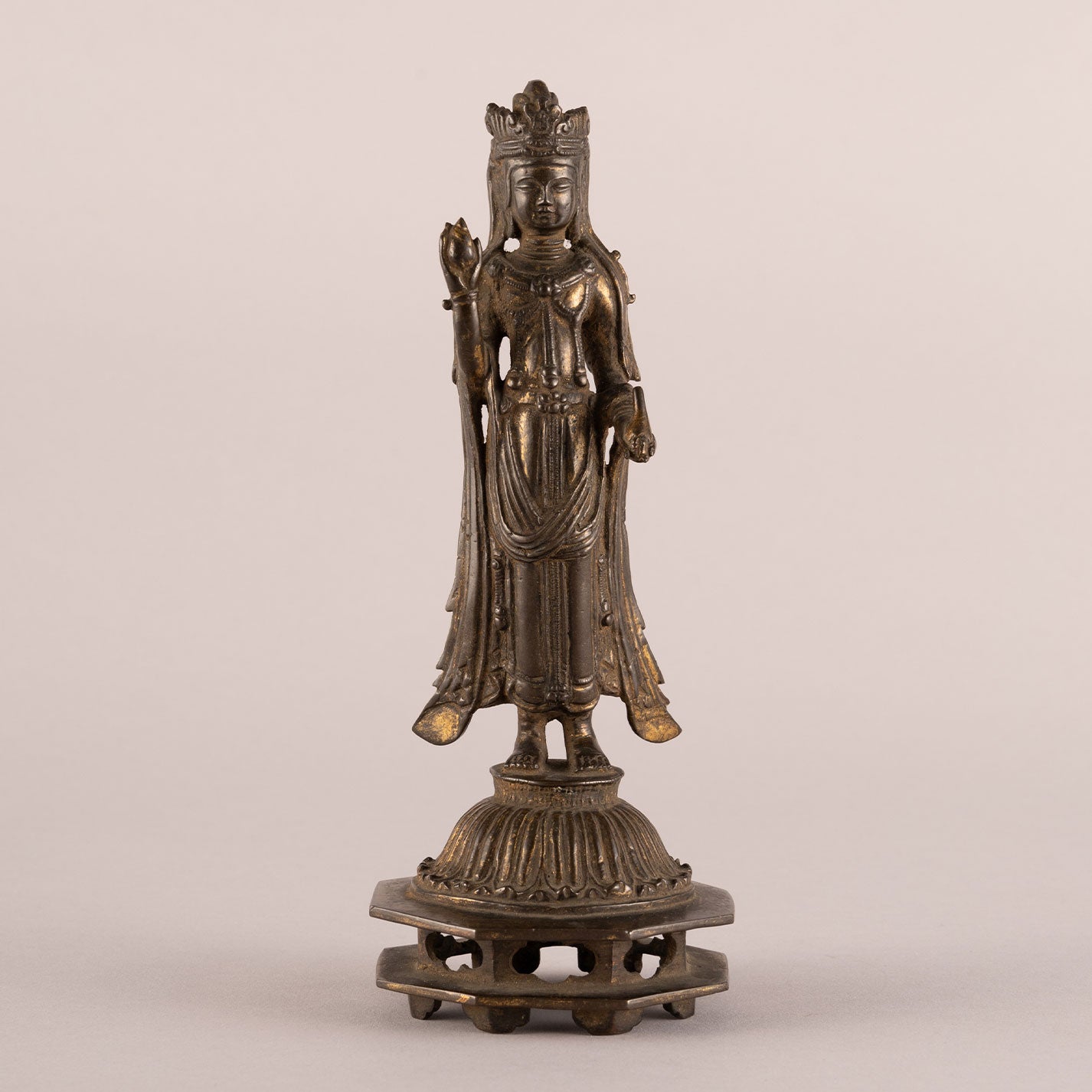 Copper-plated Kannon standing statue