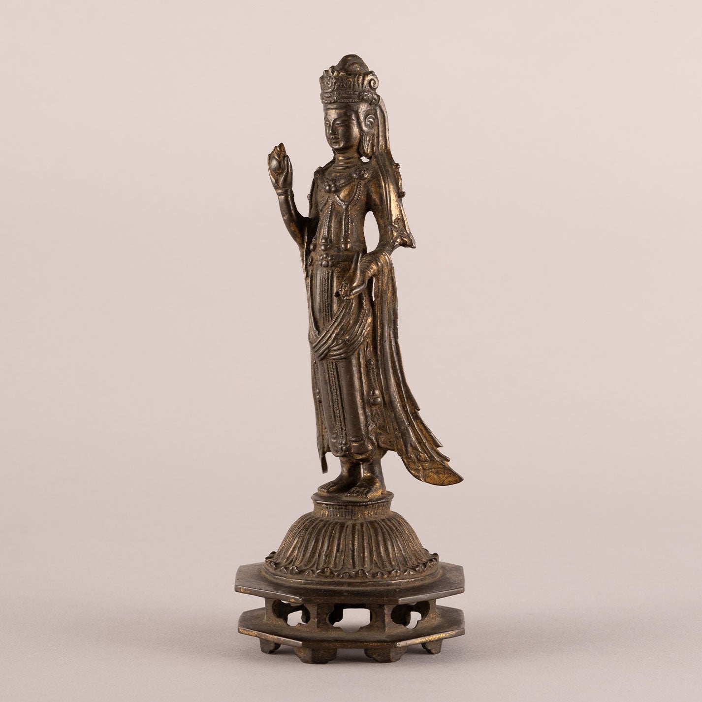 Copper-plated Kannon standing statue