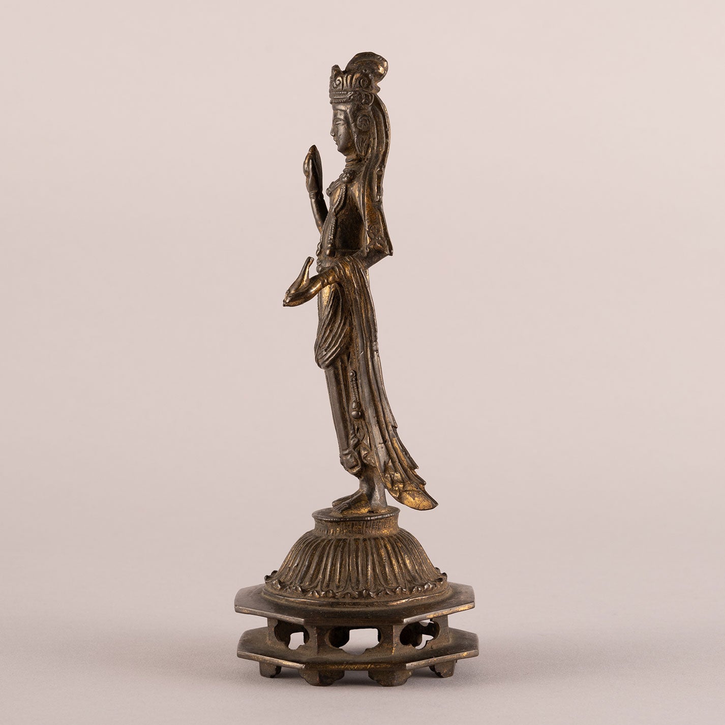 Copper-plated Kannon standing statue