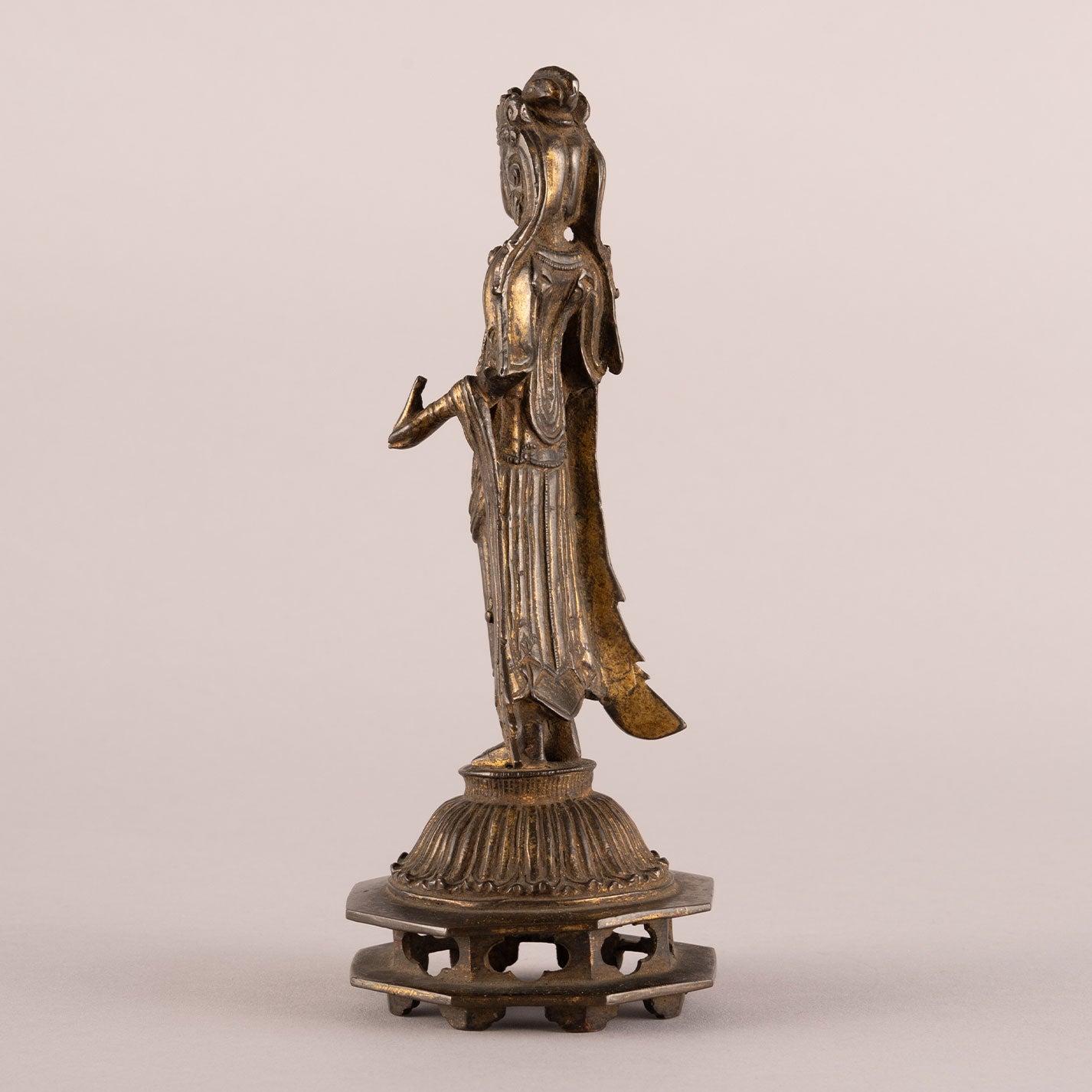 Copper-plated Kannon standing statue