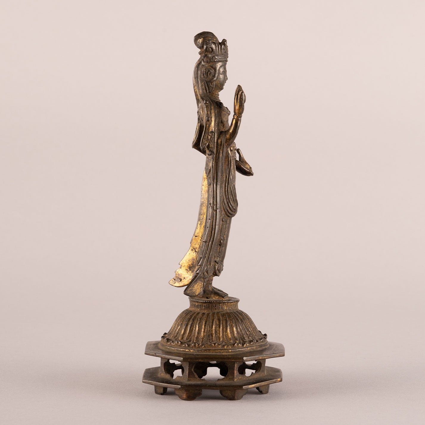 Copper-plated Kannon standing statue