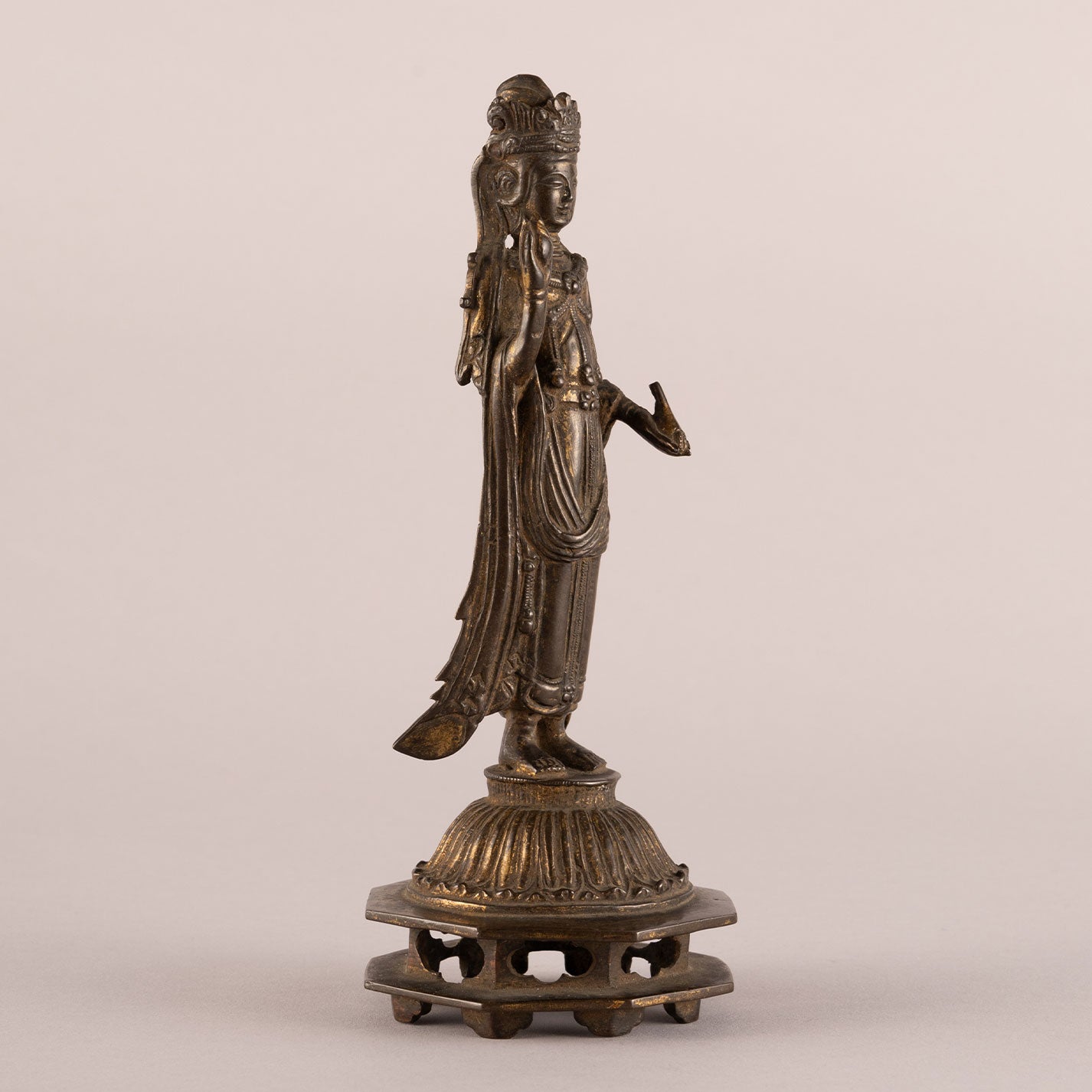 Copper-plated Kannon standing statue