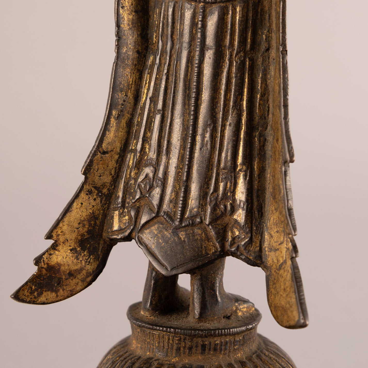 Copper-plated Kannon standing statue