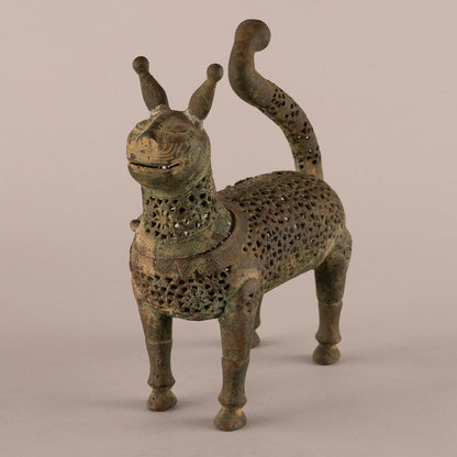 Bronze chisel incense burner in the shape of an empty beast
