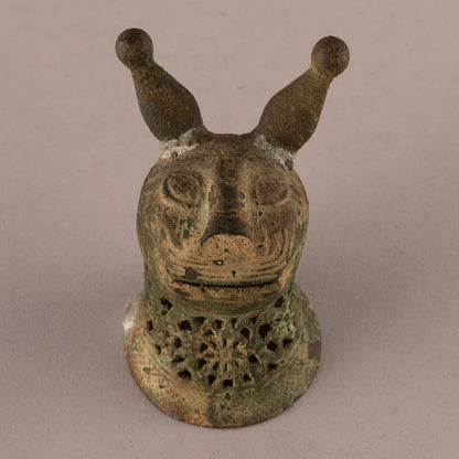 Bronze chisel incense burner in the shape of an empty beast
