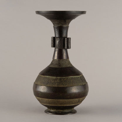 古銅貫耳瓶