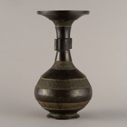 古銅貫耳瓶