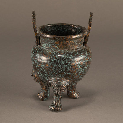 銅胎獅首三足香爐