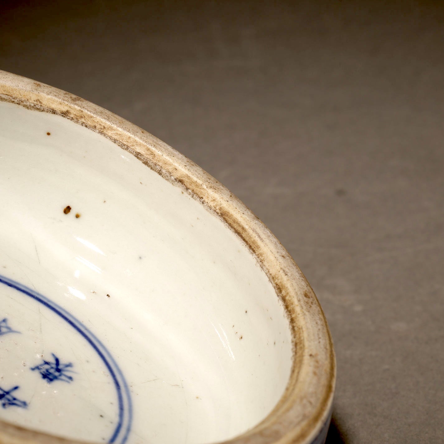 青花山水紋圓硯