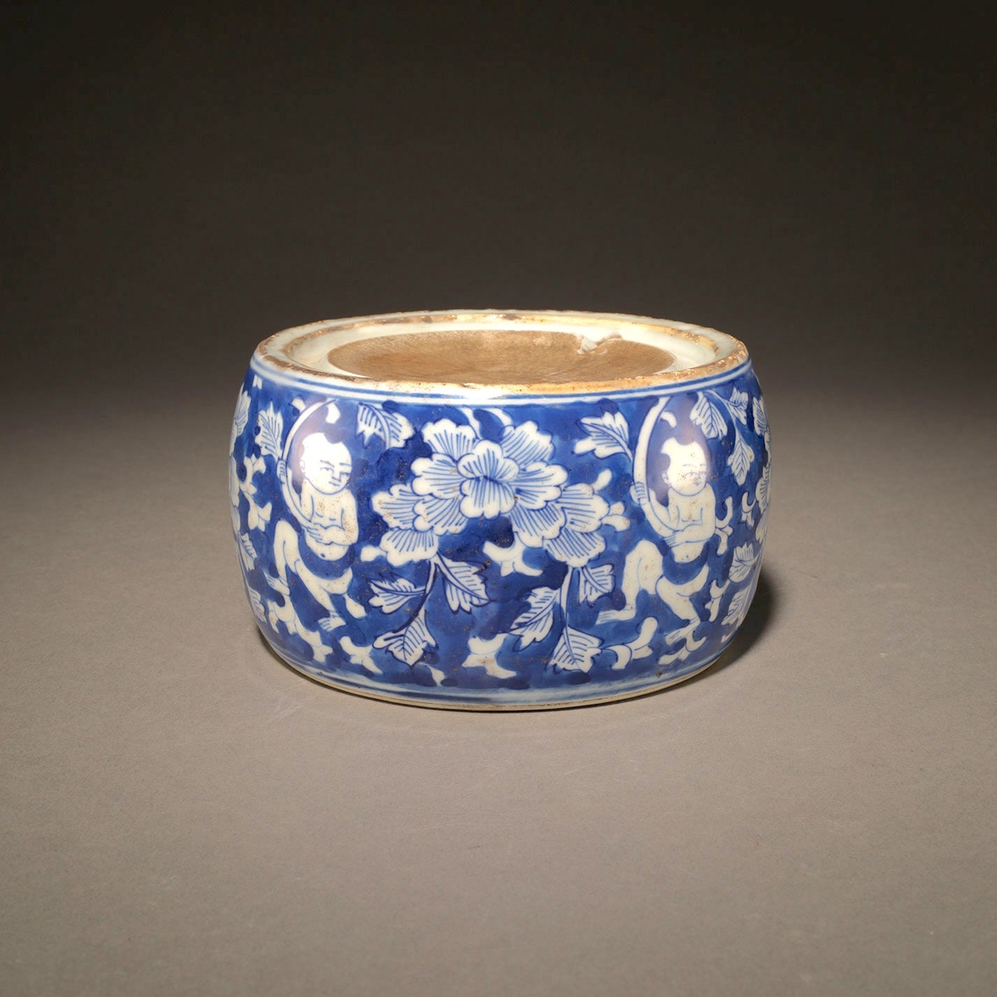 青花童子戲花圓硯