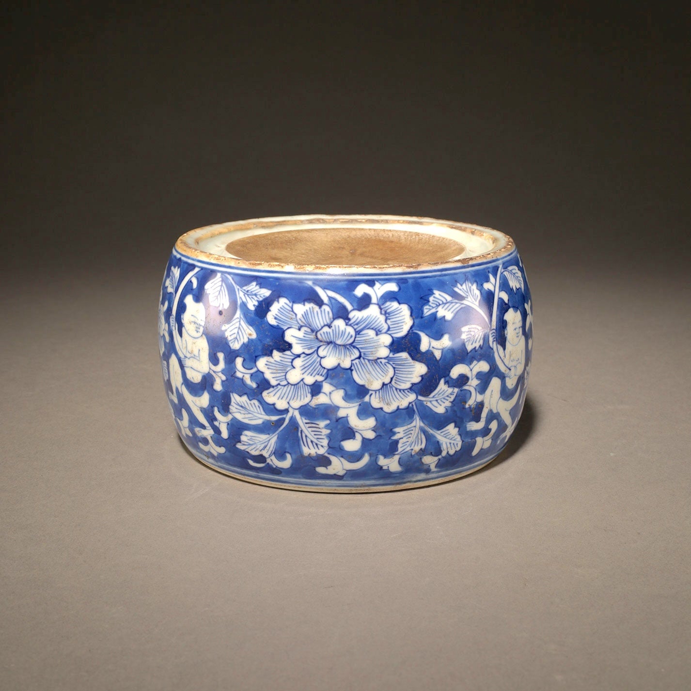 青花童子戲花圓硯