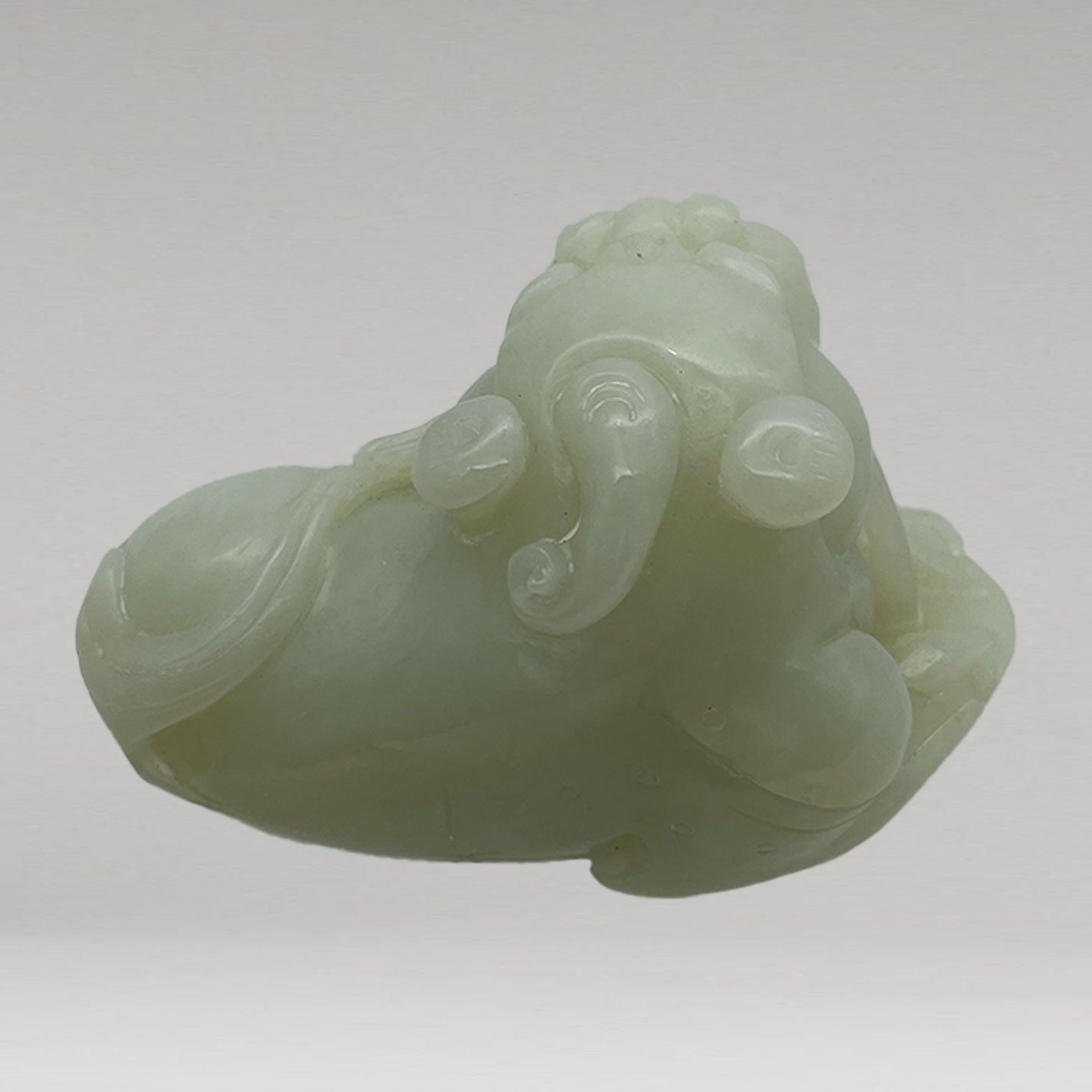 White jade lion