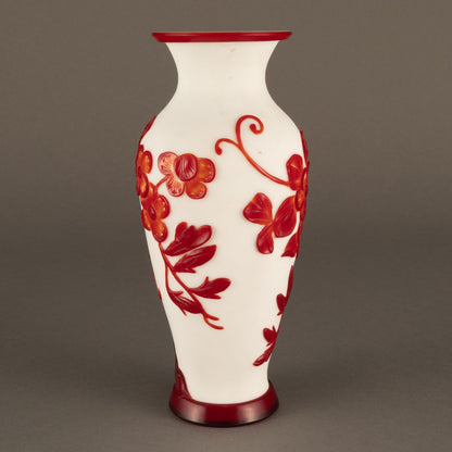 梅花紋料器花瓶