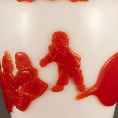 嬰戲紋料器花瓶