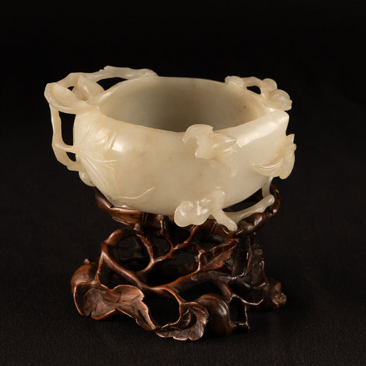 White jade bat longevity pattern peach-shaped water cup