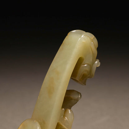 白玉蒼龍教子帯鉤