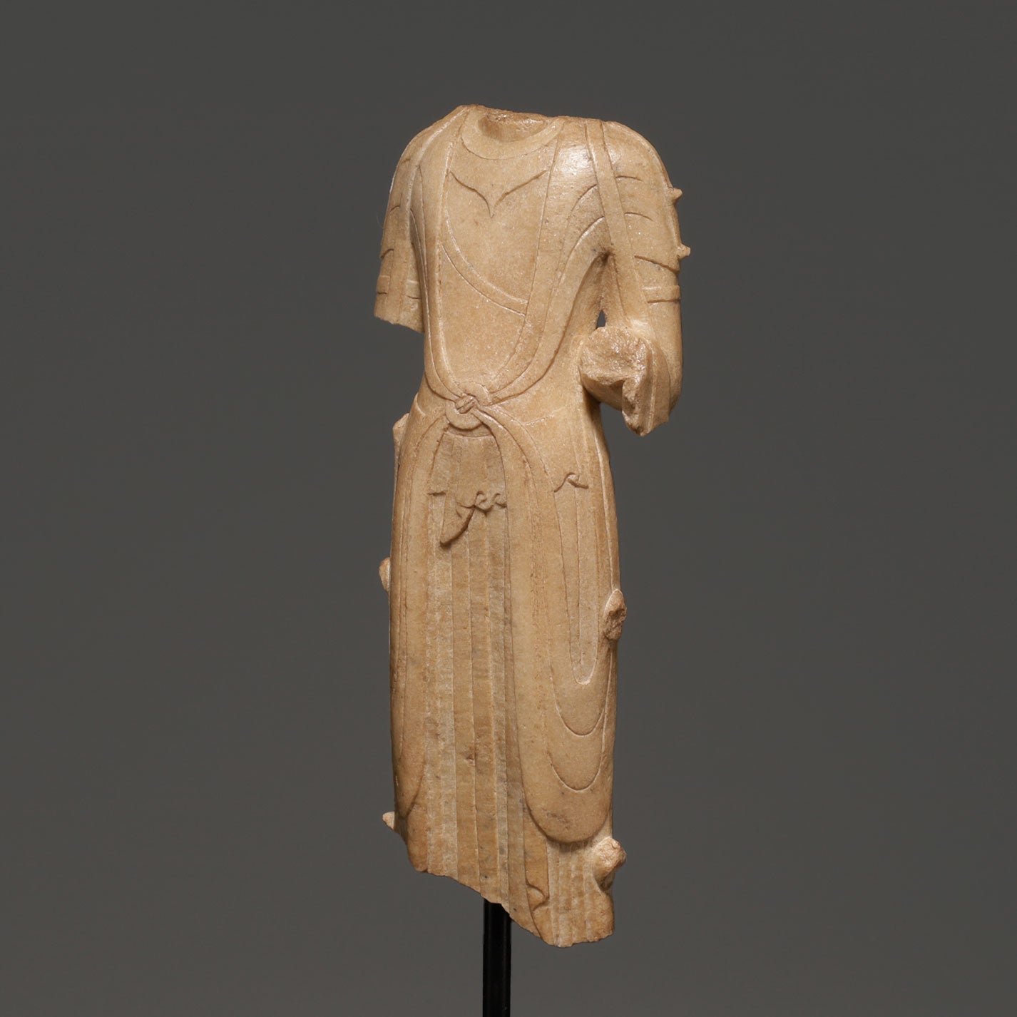 白玉雕加彩菩薩半身像