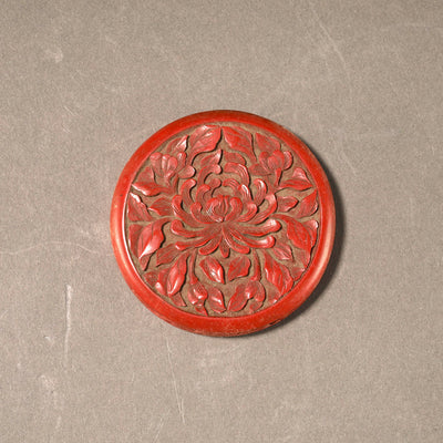 [W0069-001] 剔紅菊紋香盒