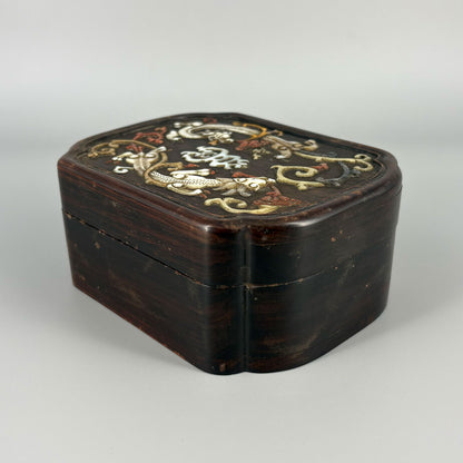 Double dragon wooden box with inlay