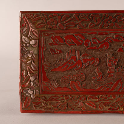 剔紅人物長方盤