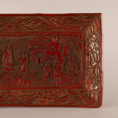 剔紅人物長方盤