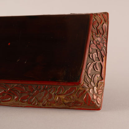 剔紅人物長方盤