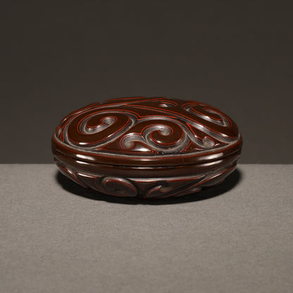 剔黒屈輪文香盒