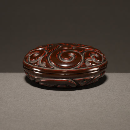 剔黒屈輪文香盒