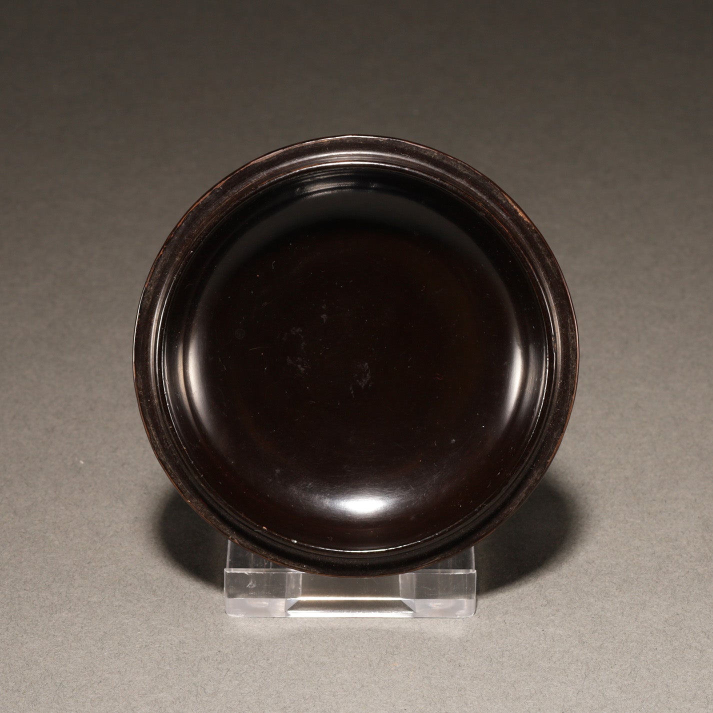 剔黒屈輪文香盒