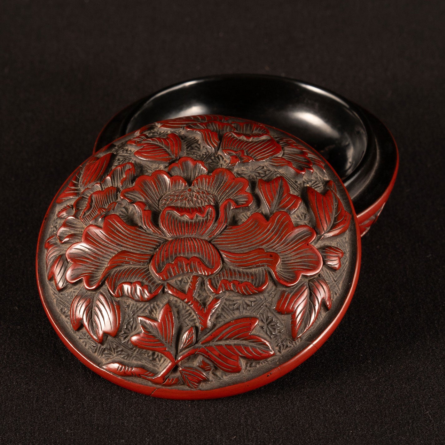 Incense box with red peony motif