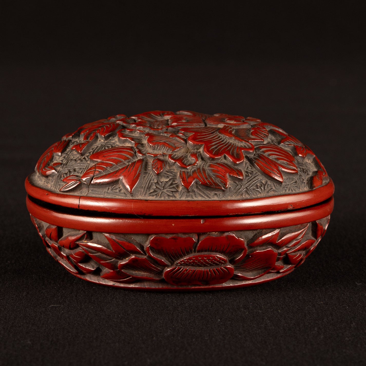 Incense box with red peony motif